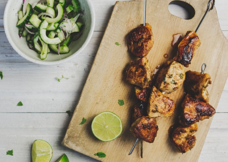 hicken kebabs and cucumber salad