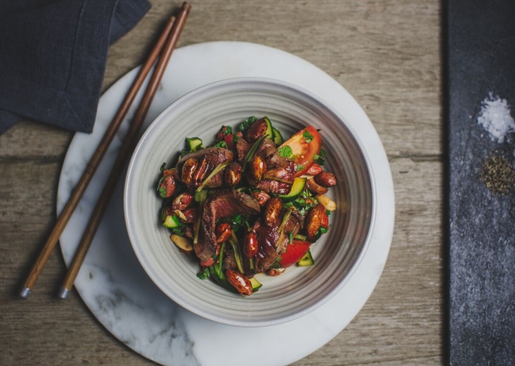 hai beef and peanut salad